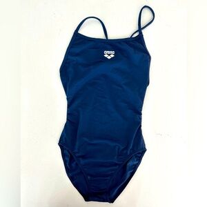 Arena size 32 navy suit